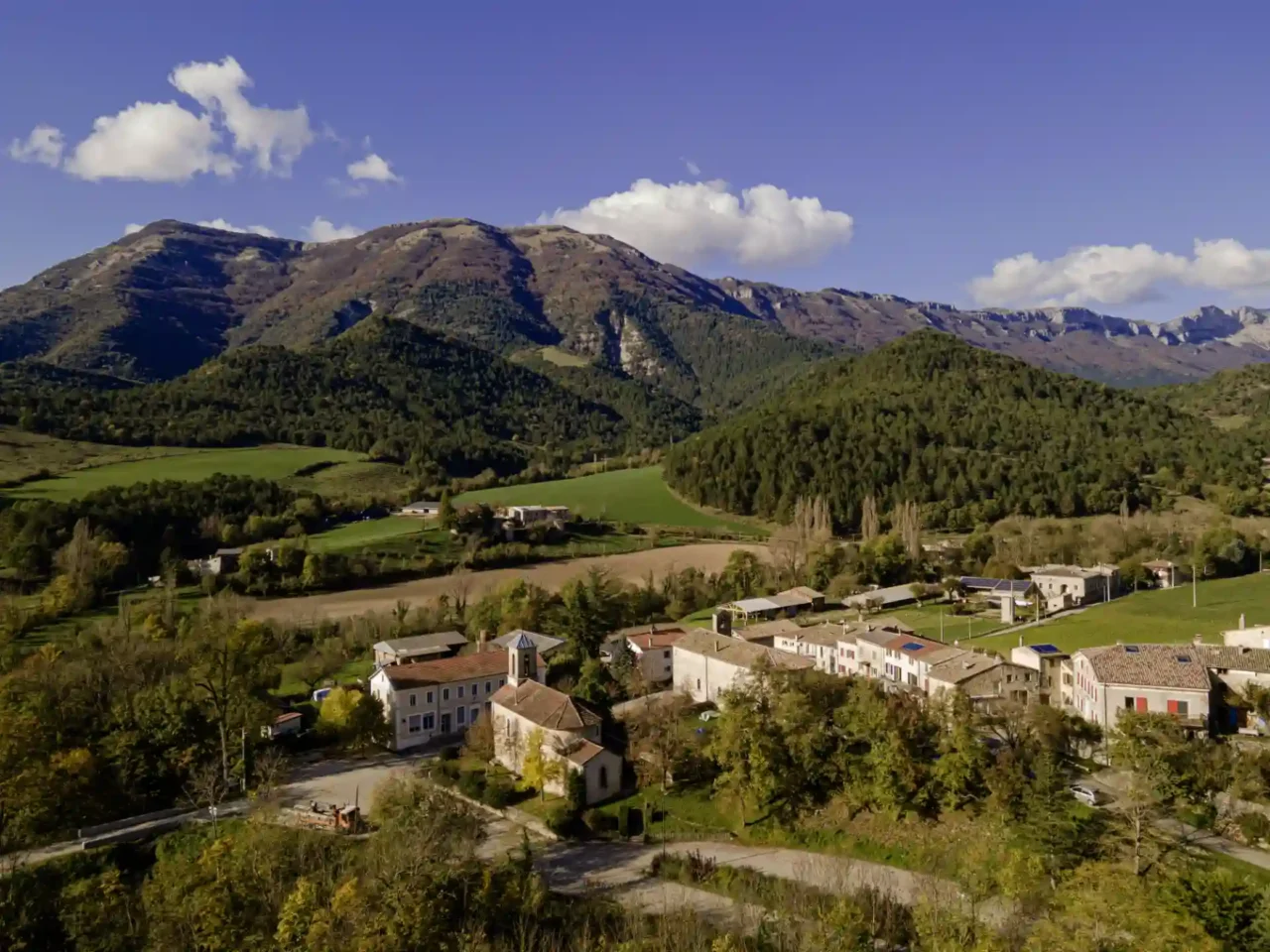 St Julien en Quint le bourg